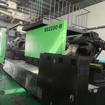 Máquina plástica de escritorio usada del moldeo a presión de la máquina de moldear del tope del coche 2200ton