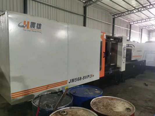 La máquina plástica Chenhsong 560ton del moldeo a presión del envase de la orina del casquillo utilizó